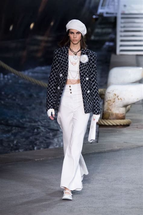 collezione crociera chanel 2019|CHANEL CRUISE COLLECTION 2019 .